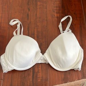 Maidenform white bra